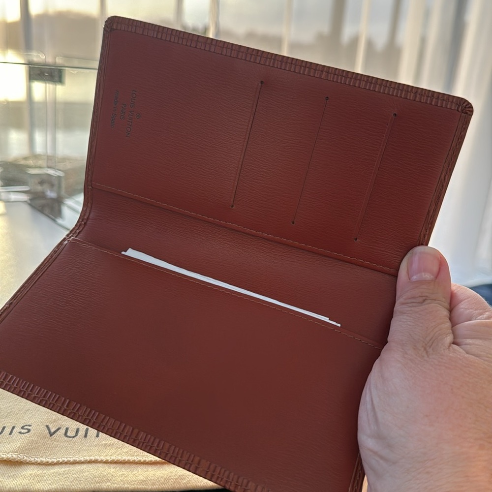 EUC orange/brown LV epi pocket organizer - Picture 2 of 15